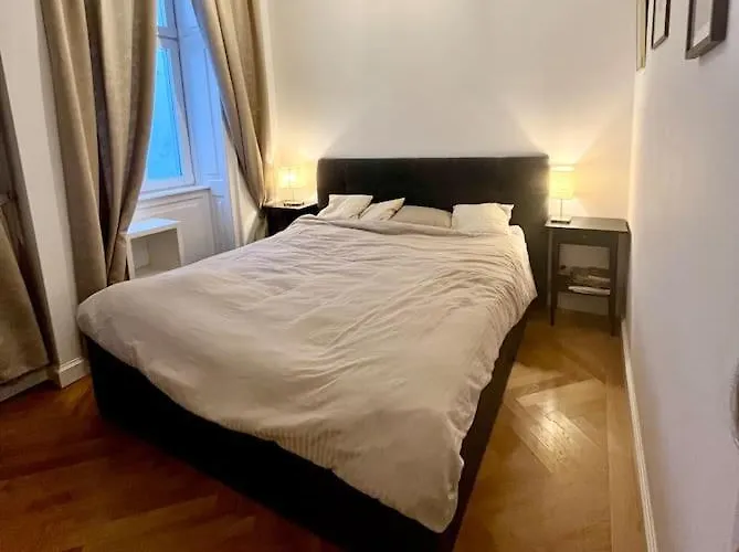 Townhouse Sternwarte Апартаменты *